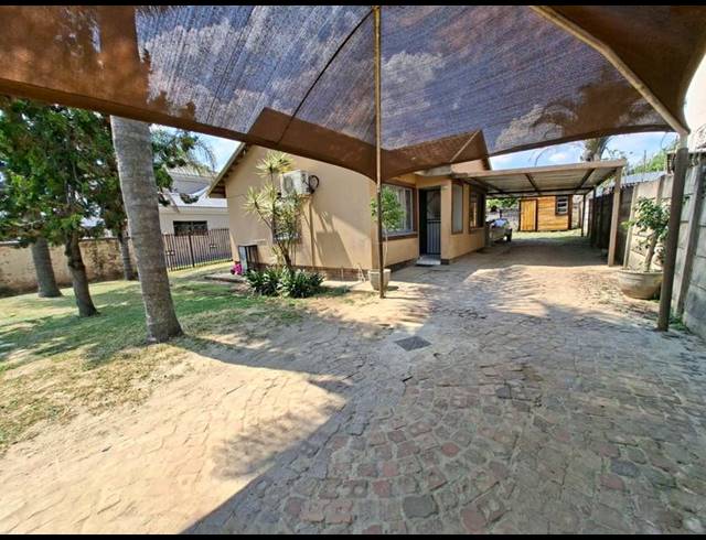 3 BEDROOM HOUSE FOR SALE IN LOUIS TRICHARDT